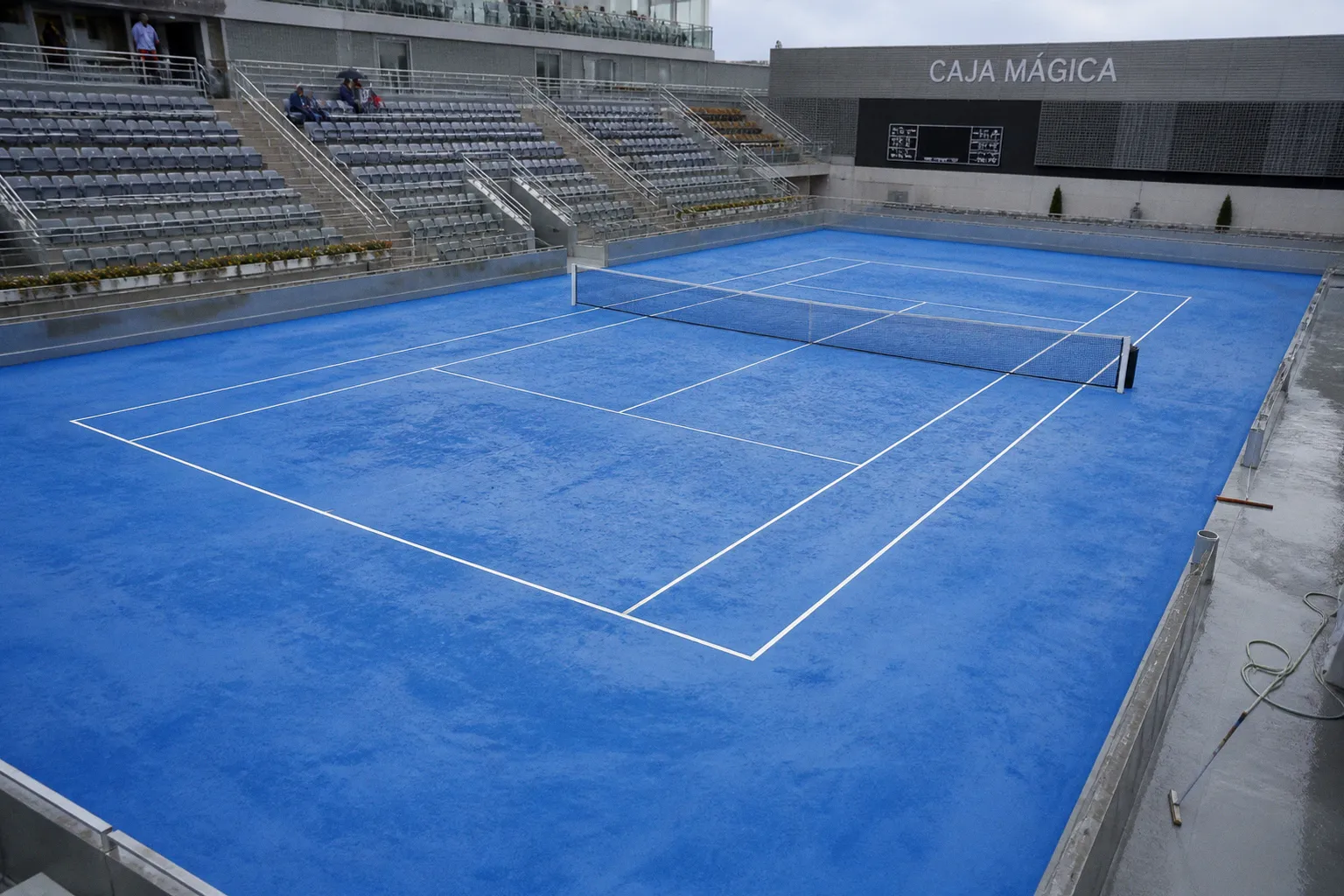 Blue clay at Madrid 2012: the surface experiment that failed