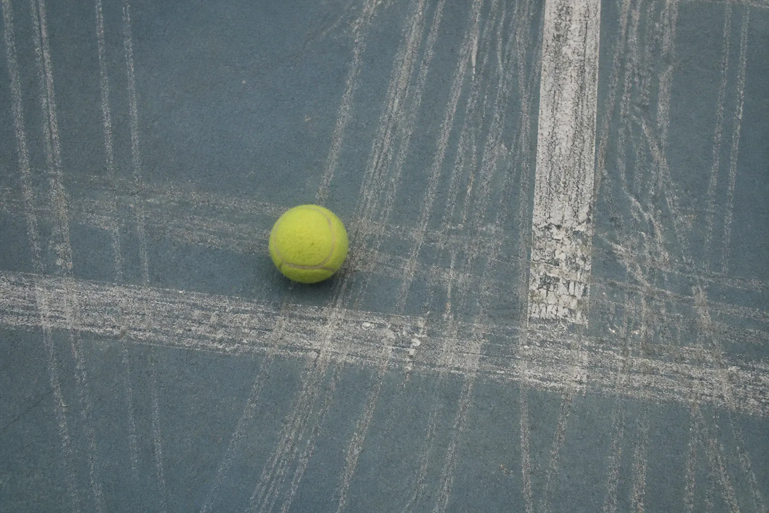 Rally length data: do long points decide matches?